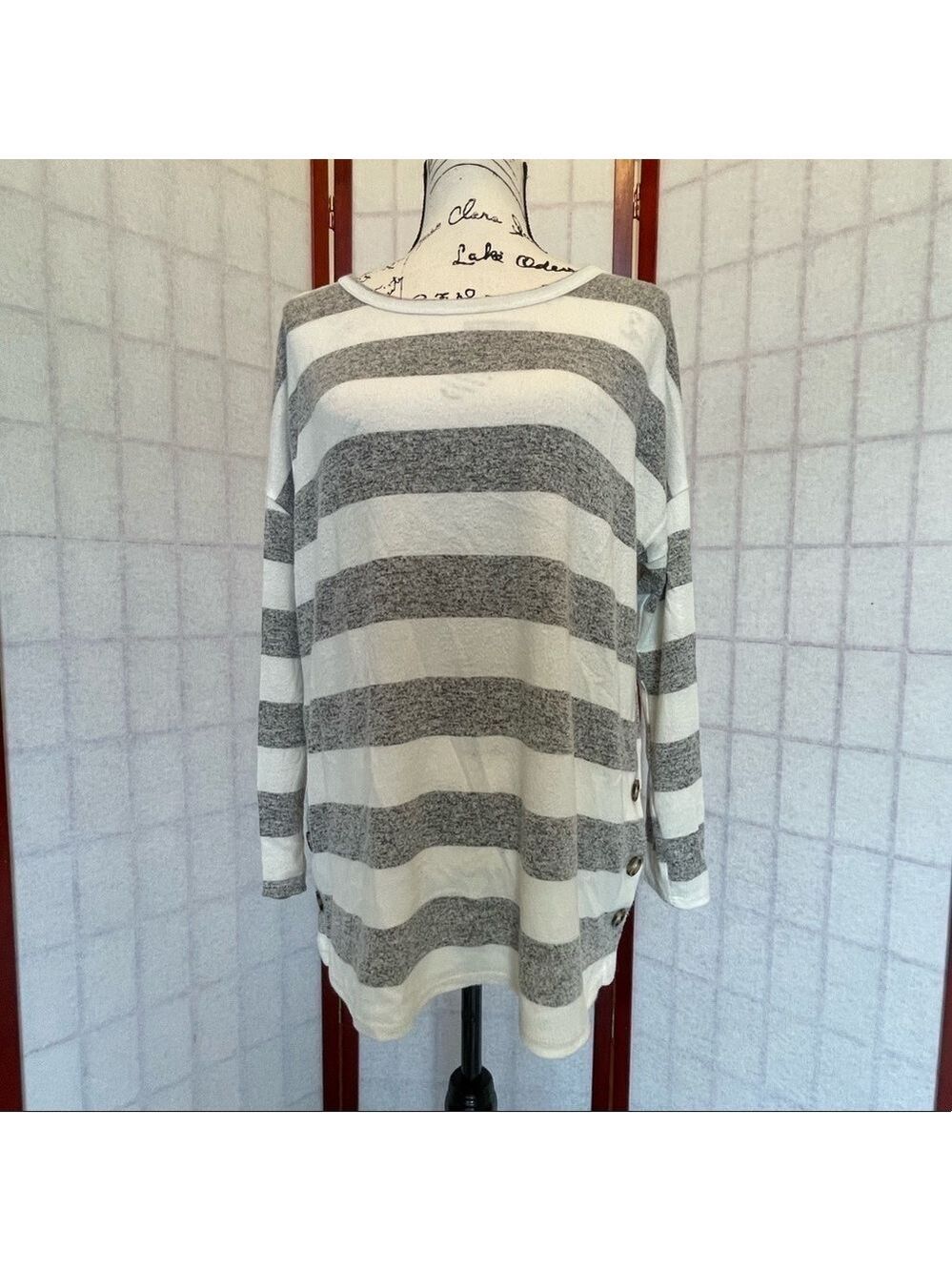 Super Soft Pullover - Euc - Size Medium